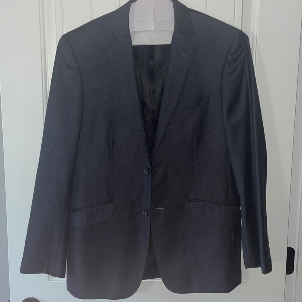 Combatant Gentlemen Gray Suit